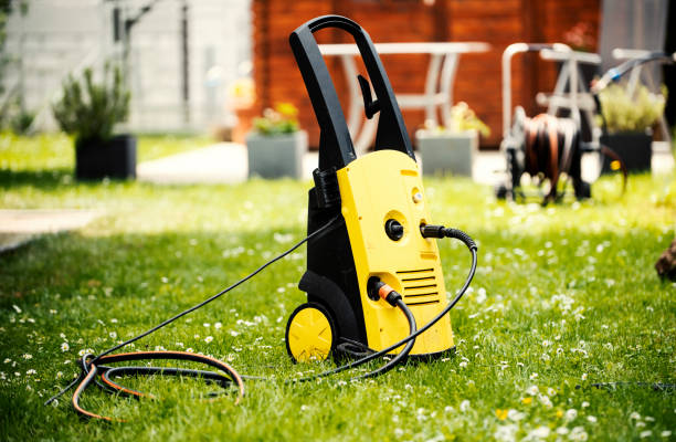 Best Pool Deck Cleaning  in Frostburg, MD